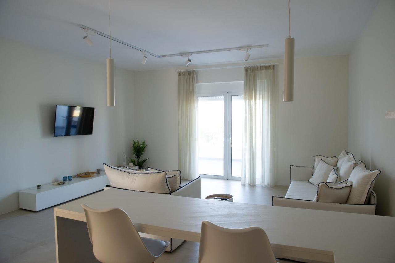 La Mer Bleue Beachfront Boutique Apartments Vrahati Dış mekan fotoğraf