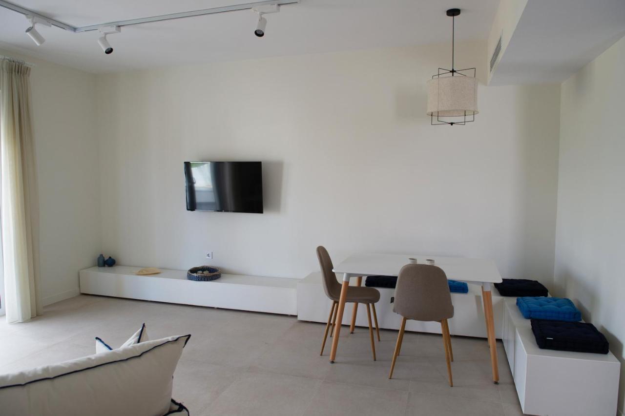 La Mer Bleue Beachfront Boutique Apartments Vrahati Dış mekan fotoğraf