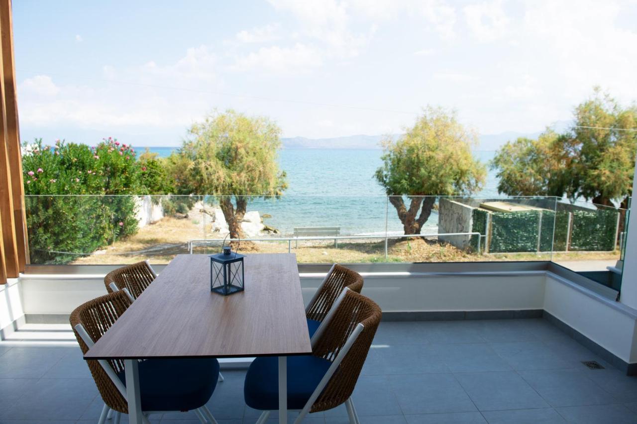La Mer Bleue Beachfront Boutique Apartments Vrahati Dış mekan fotoğraf